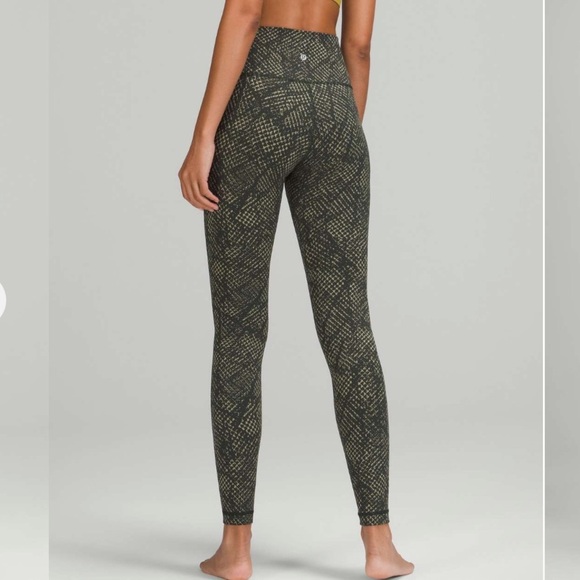 NWT Lululemon Wunder Under High-Rise Tight 28" *Luxtreme size 2 Reptile Green - Picture 1 of 8